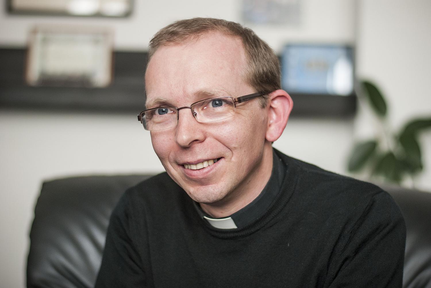 Morálny teológ Ján Viglaš o manželskej morálke: V zložitých situáciách nemáme jednoduché odpovede