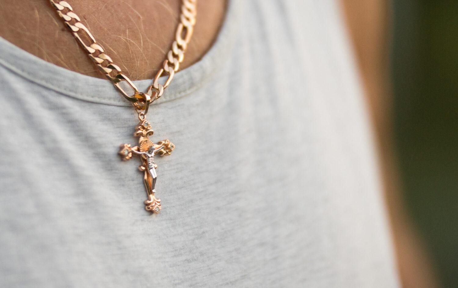 Svätenina nie je amulet. A čo teda?