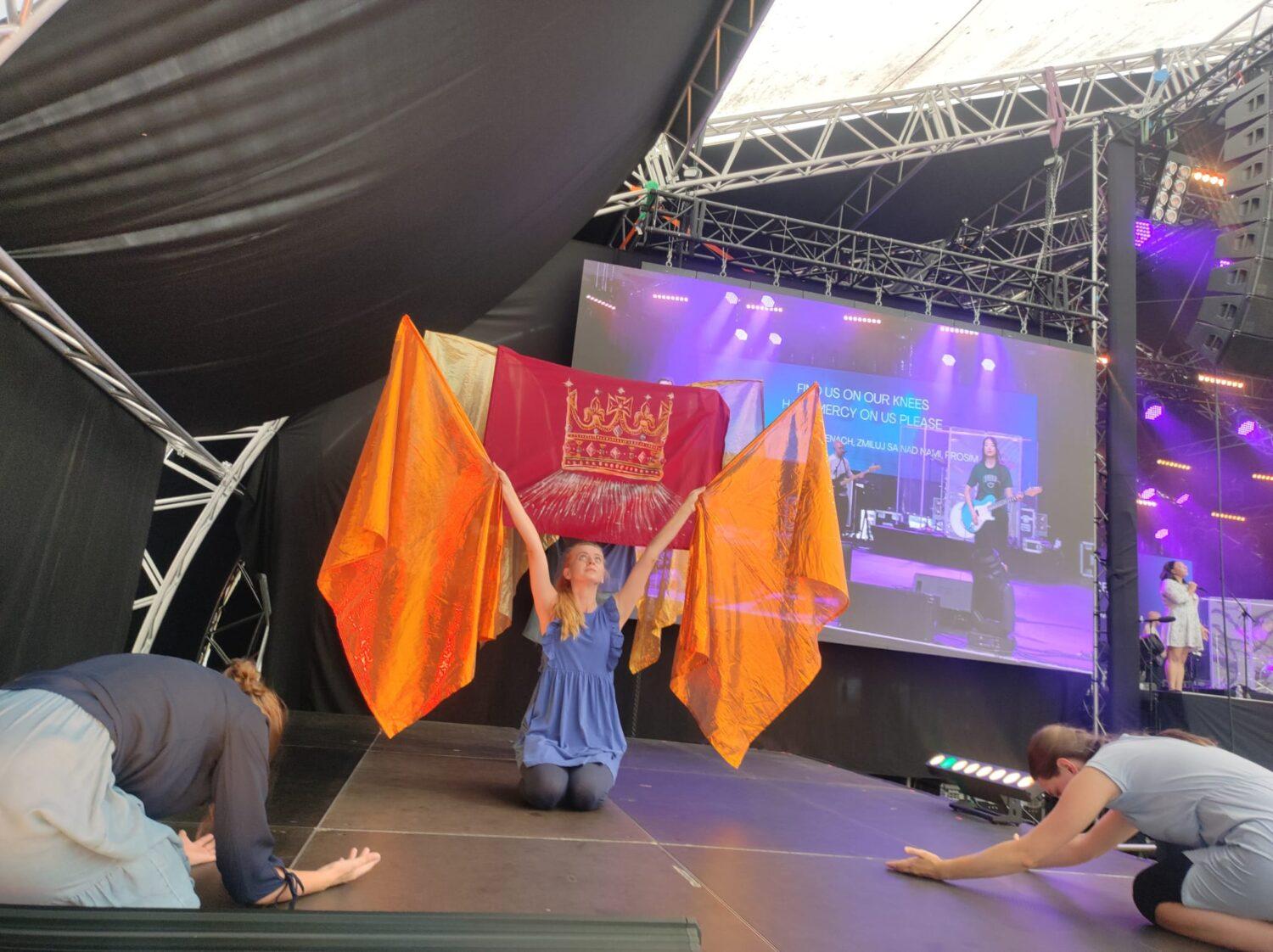 Svedectvo z Campfestu: Slzy, radosť a iné bonusy svietiacej tanečníčky