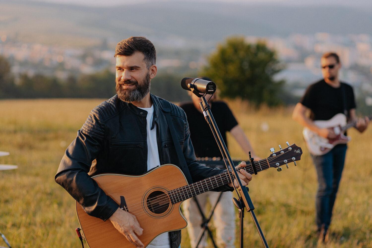 Autor hymny Pochodu za život: Keby nenarodené deti mohli prehovoriť, prosili by nás o šancu na život