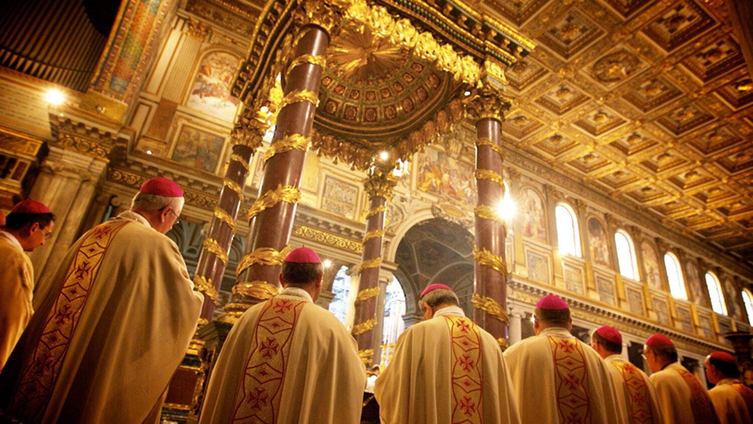 Prečo biskupi z celého sveta cestujú do Ríma?