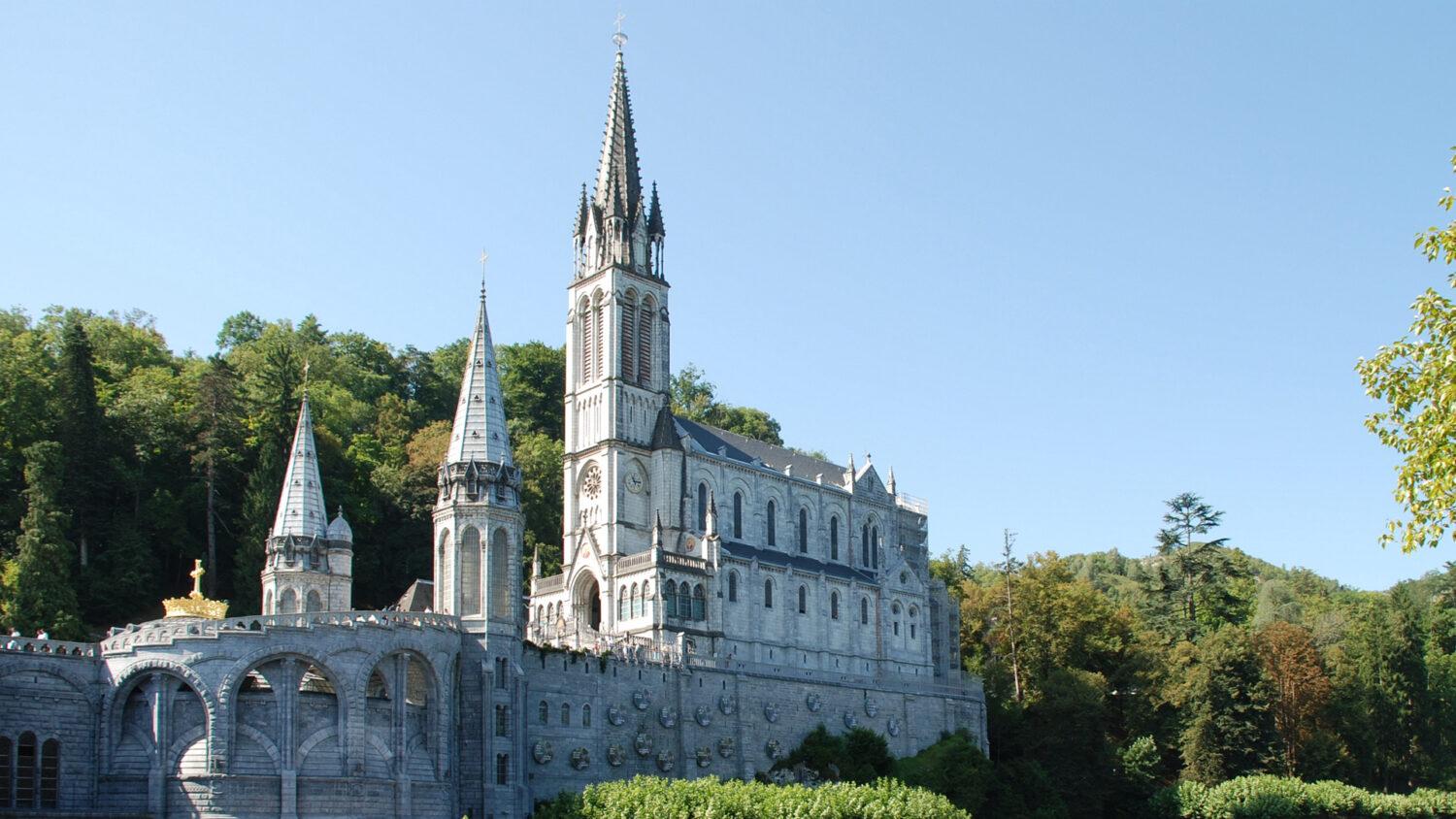 Biskup Jozef Haľko má pre nás darček