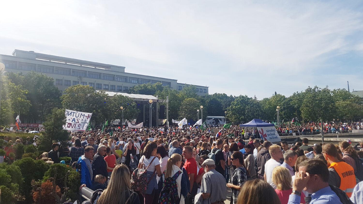 Ľudia chcú zmenu. Na námestí prišla objednávka na zmenu legislatívy