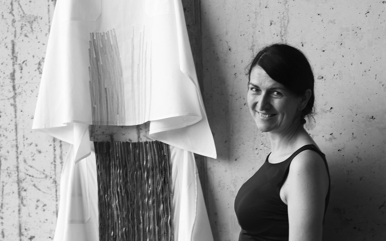 Jana Zaujecová: Vytvoriť rúcho pre Svätého Otca bolo životným medzníkom a dielom, ktoré ma presiahlo